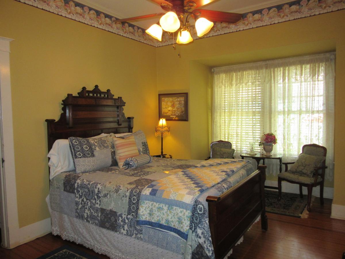 The Carriage House Bed & Breakfast Jefferson Екстериор снимка